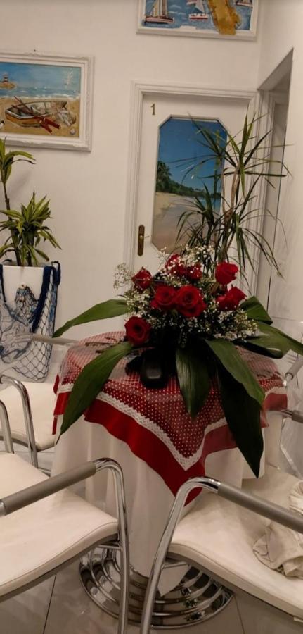 B&B Vista Mare โครโตเน ภายนอก รูปภาพ